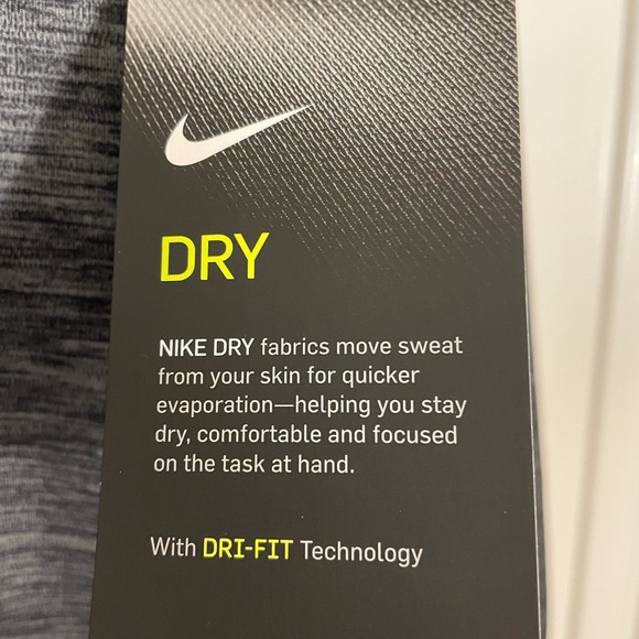 Slim fit, dry ware workout top - Picture 3 of 3